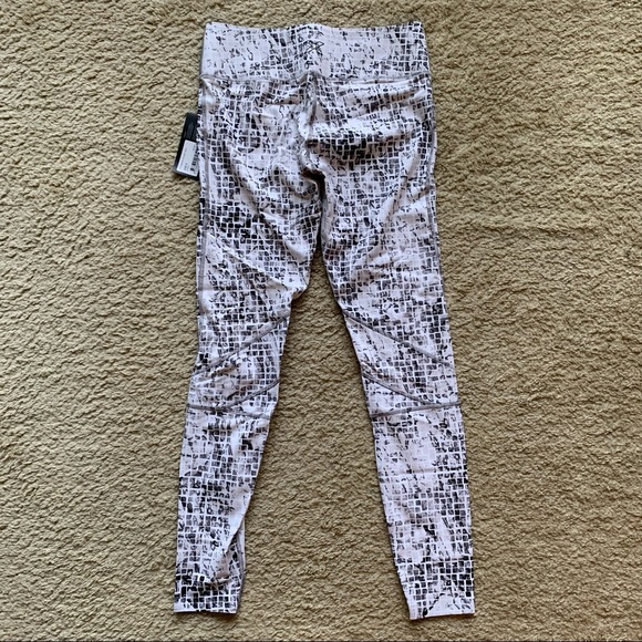 NWT Women’s 2xu Plyometric Printed Tights - Leggings - Picture 3 of 9